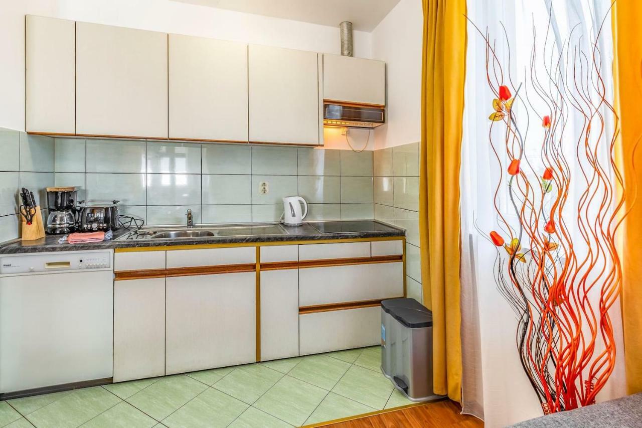 All Seasons Apartment Pula Exterior photo