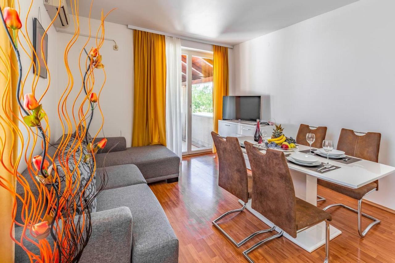 All Seasons Apartment Pula Exterior photo